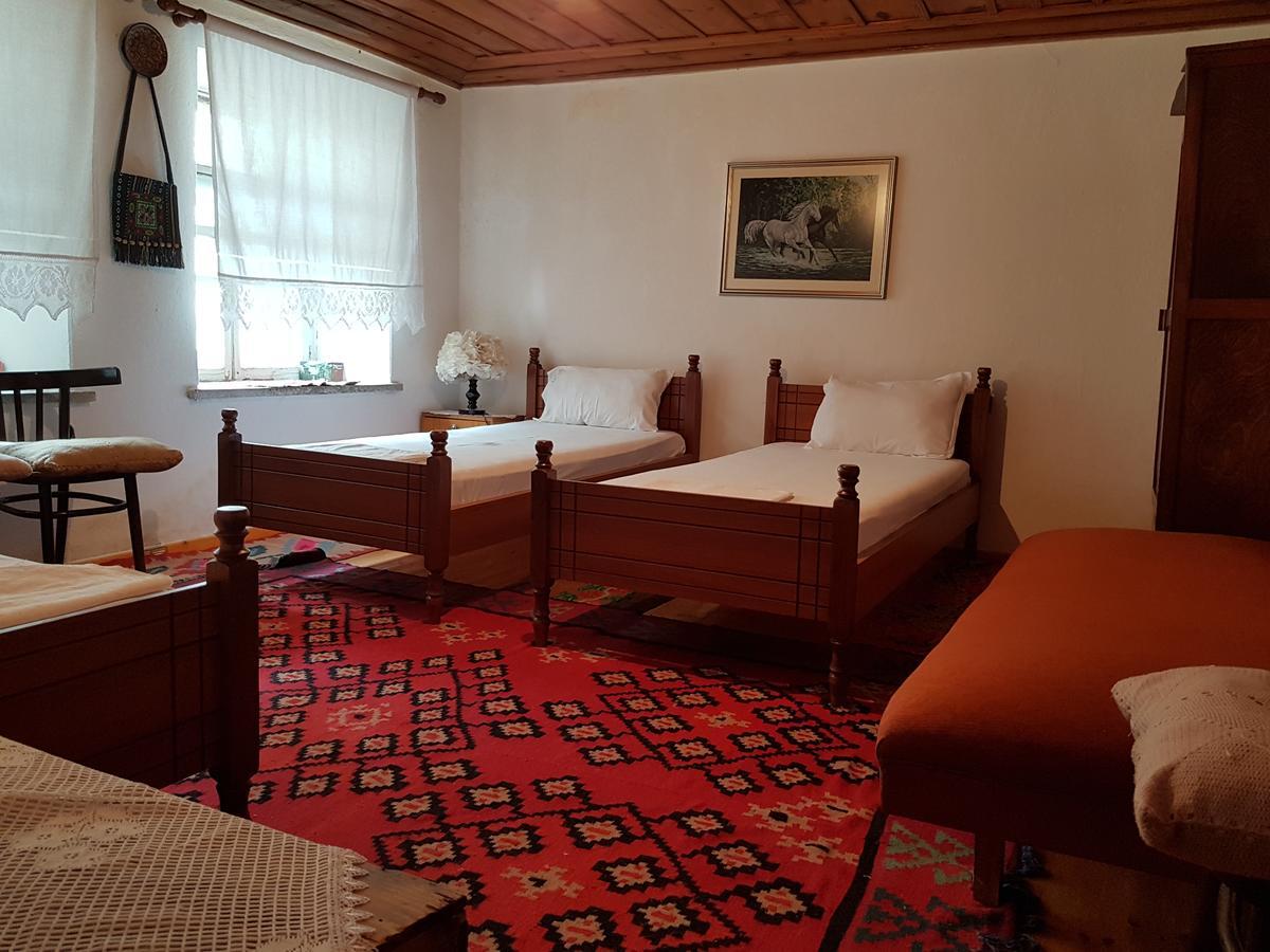 Eva Guesthouse Gjirokastër Екстериор снимка