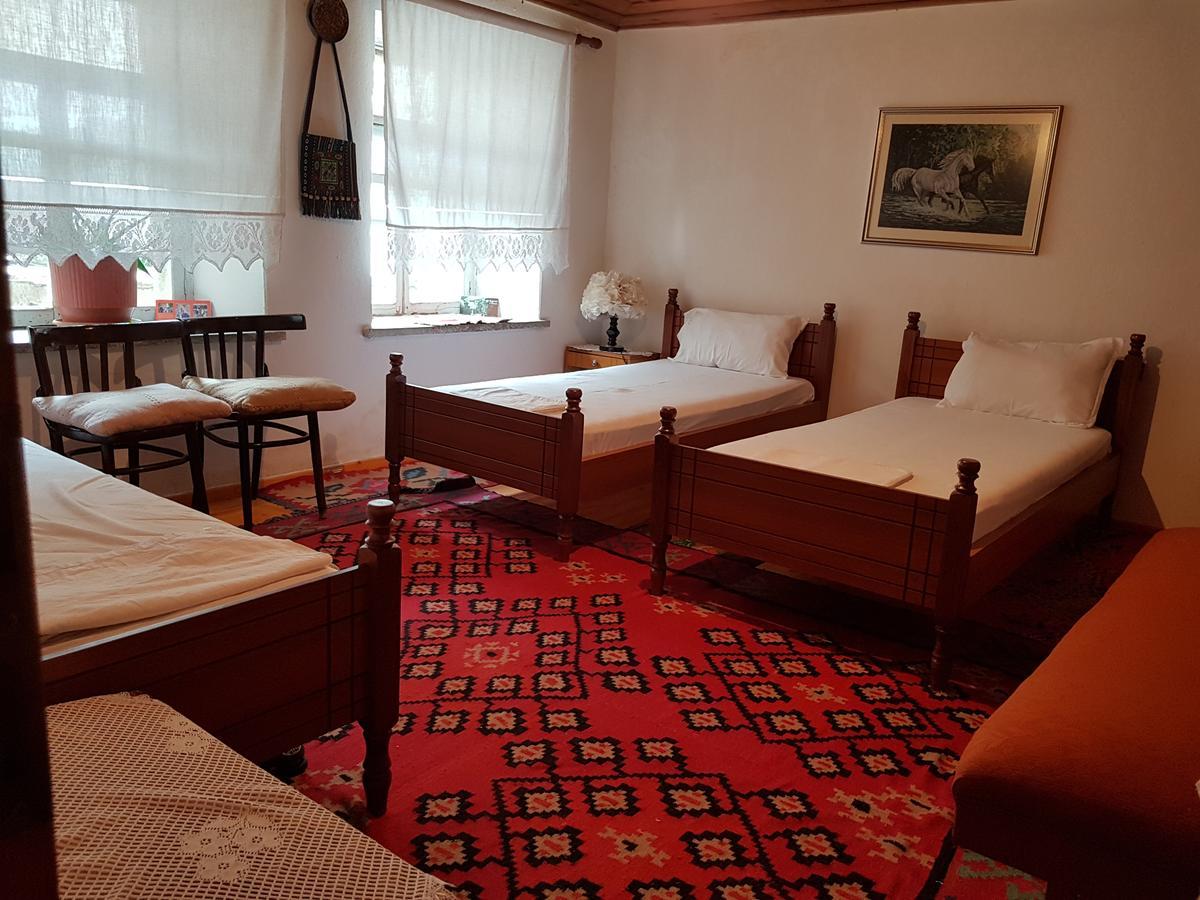 Eva Guesthouse Gjirokastër Екстериор снимка