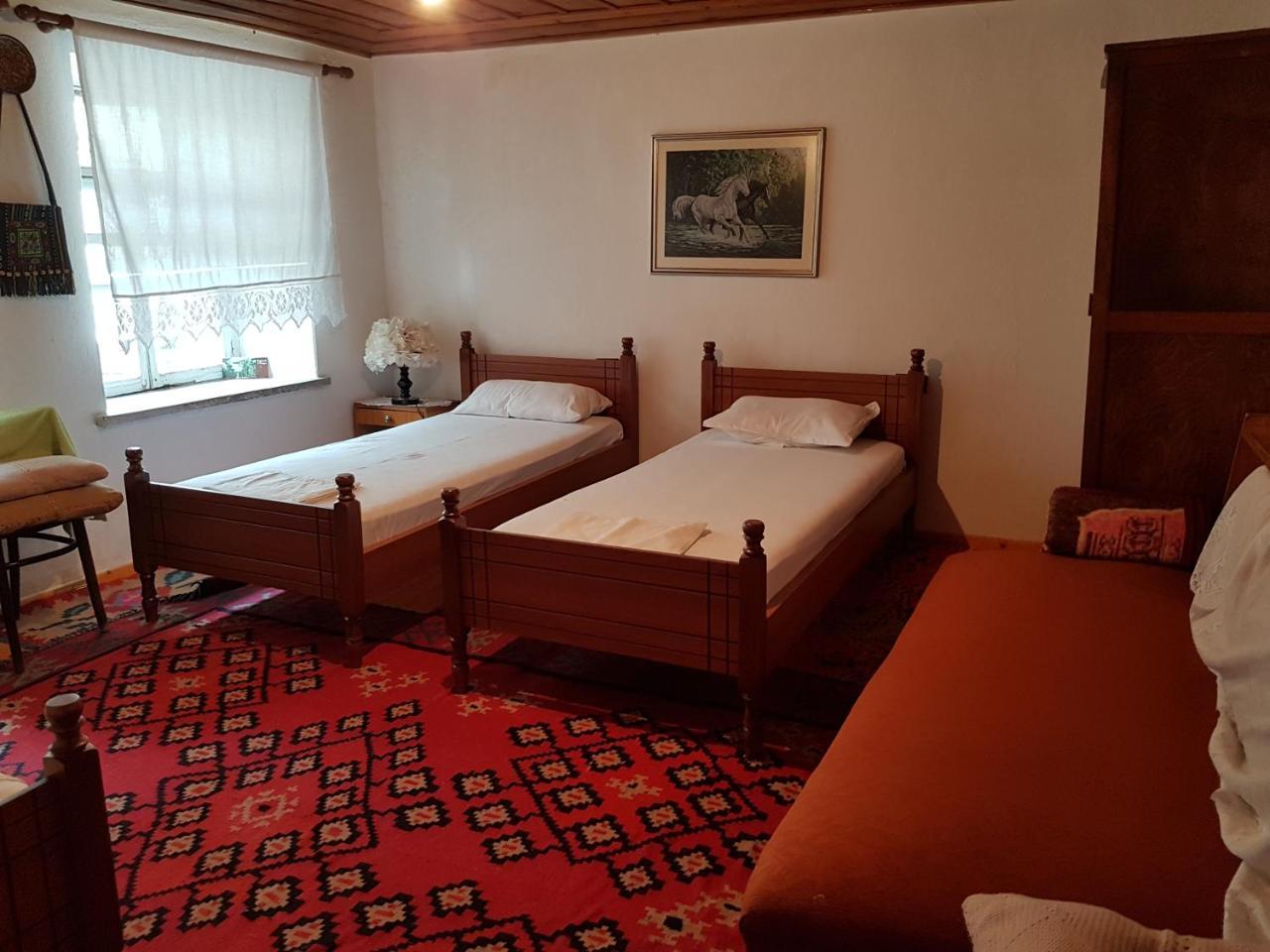 Eva Guesthouse Gjirokastër Екстериор снимка