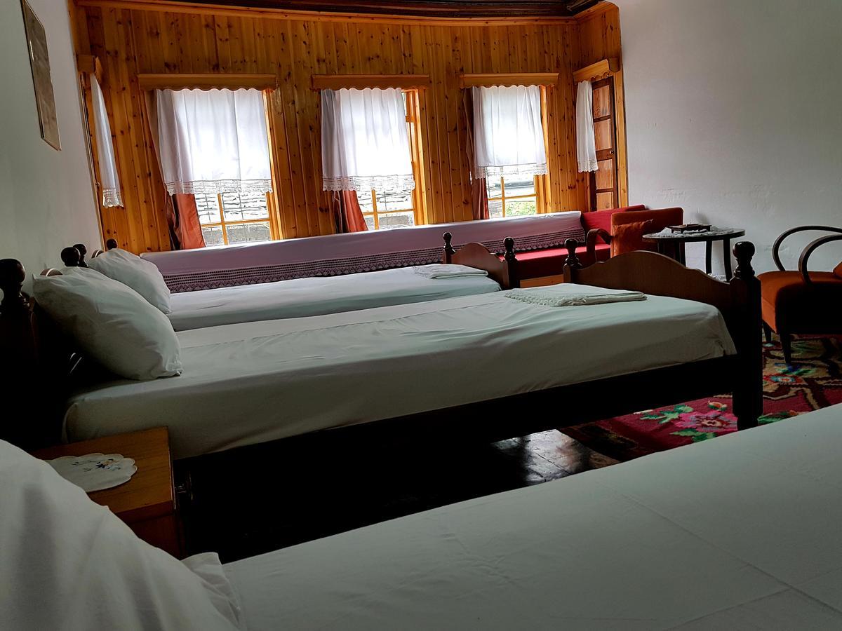Eva Guesthouse Gjirokastër Екстериор снимка