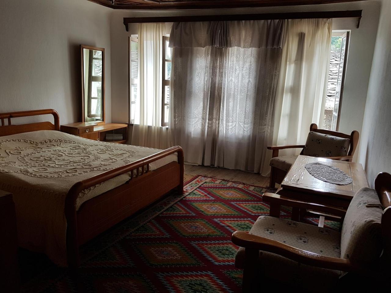 Eva Guesthouse Gjirokastër Екстериор снимка