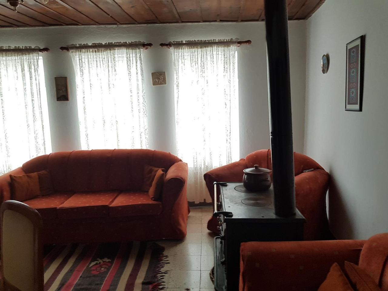 Eva Guesthouse Gjirokastër Екстериор снимка